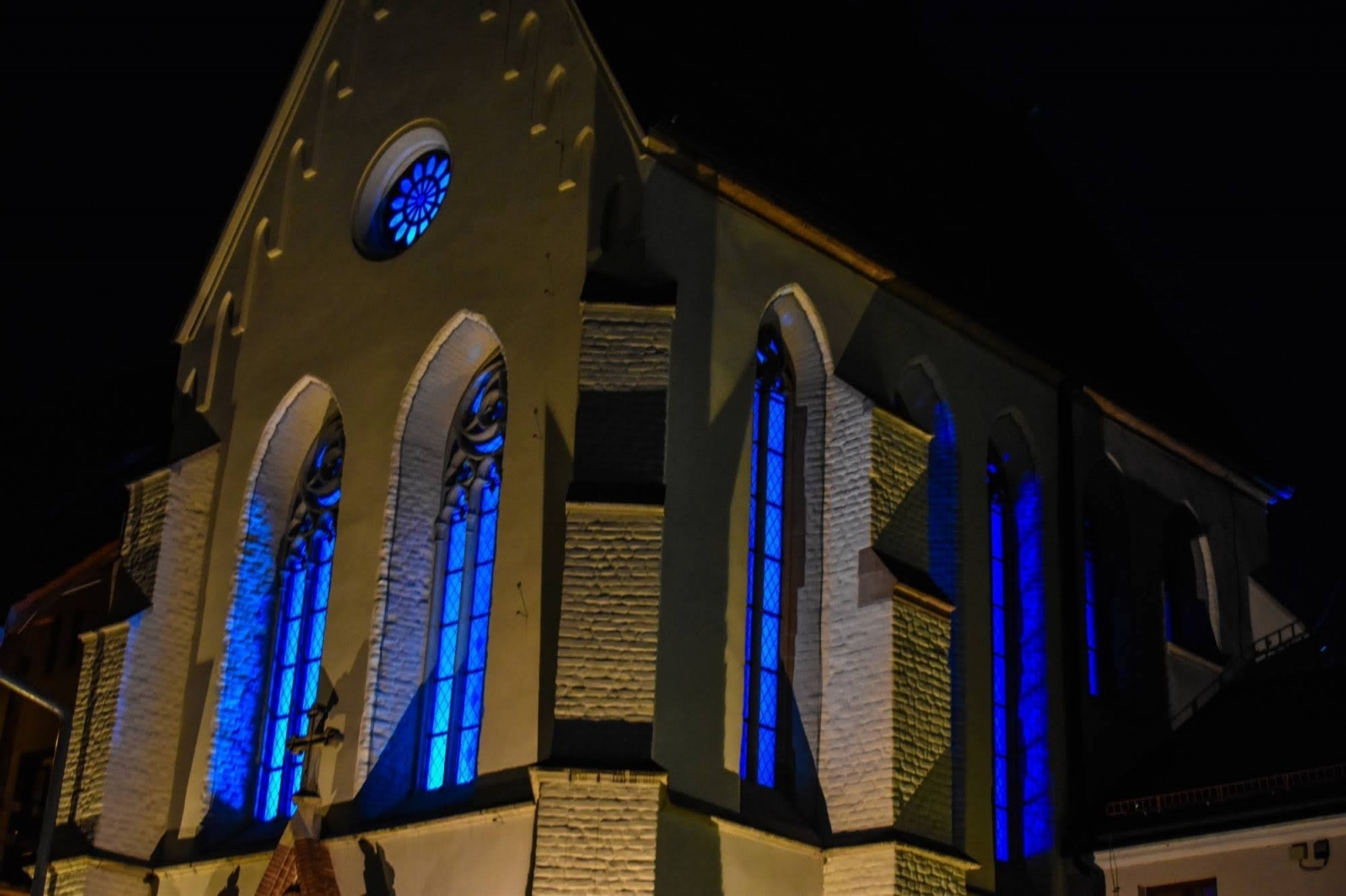 Zdjęcie w galerii na portalu naszraciborz.pl: Zamek Piastowski w niebieskim płaszczu. To ważny symbol! wiadomości z regionu