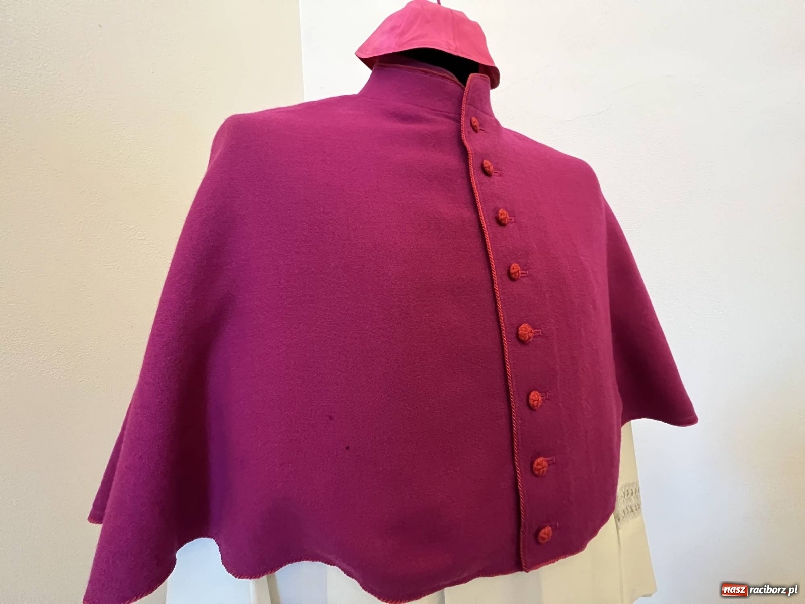 Zdjęcie w galerii na portalu naszraciborz.pl: W Rudach powstała wystawa o biskupie Kuszu wiadomości z regionu