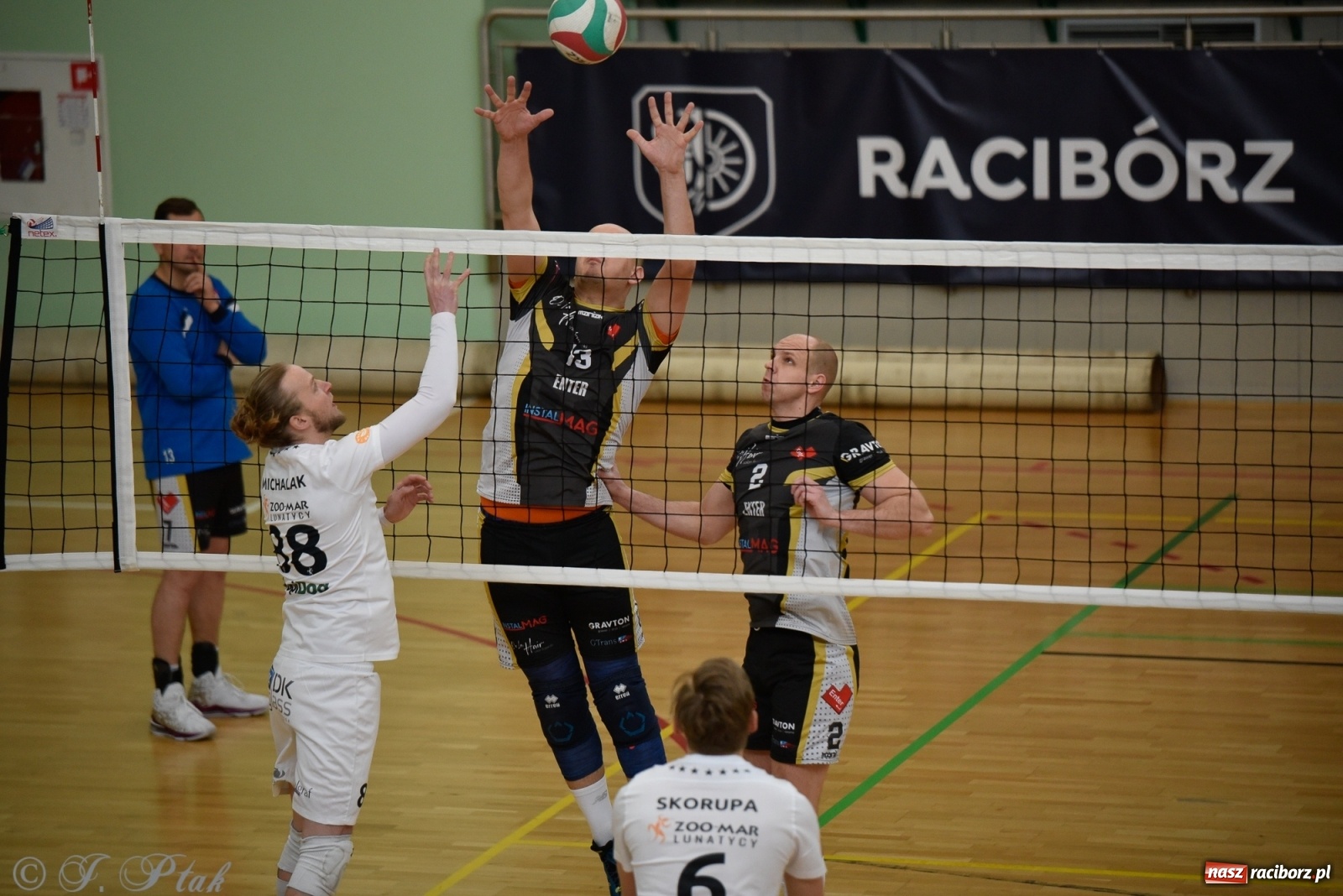 Zdjęcie w galerii na portalu naszraciborz.pl: RLPS. Niespodzianki i wygrane faworytów. Runda zasadnicza dobiegła końca [FOTO] wiadomości z regionu