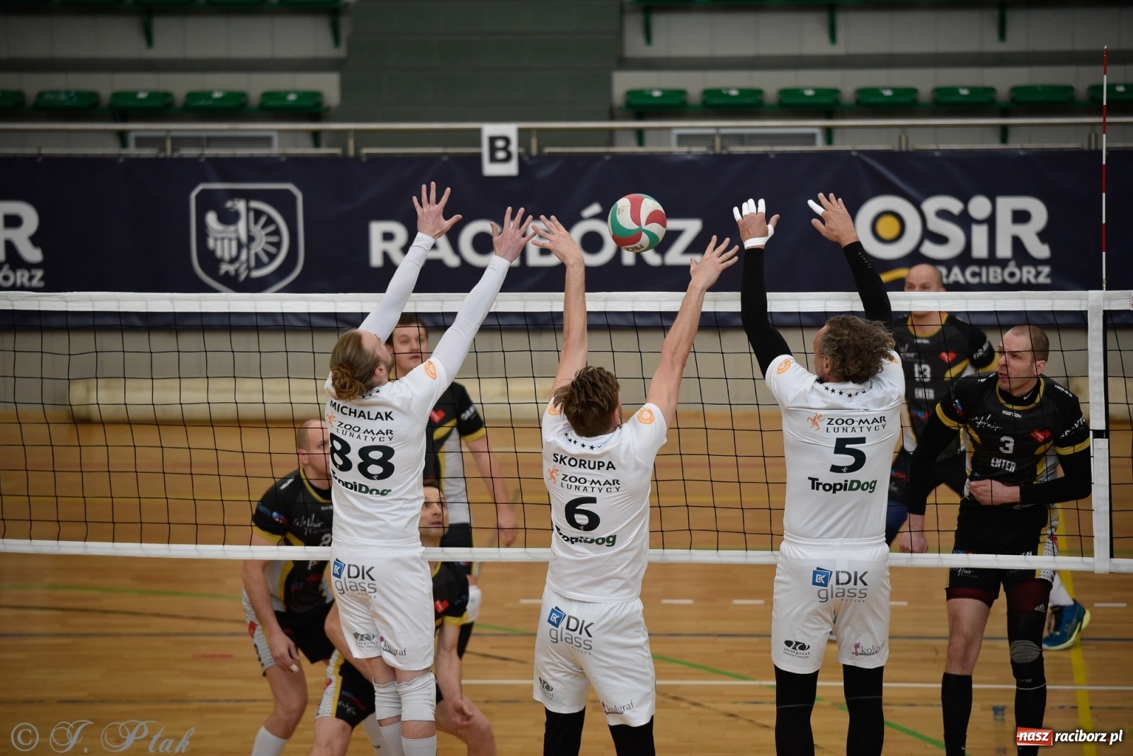 Zdjęcie w galerii na portalu naszraciborz.pl: RLPS. Niespodzianki i wygrane faworytów. Runda zasadnicza dobiegła końca [FOTO] wiadomości z regionu