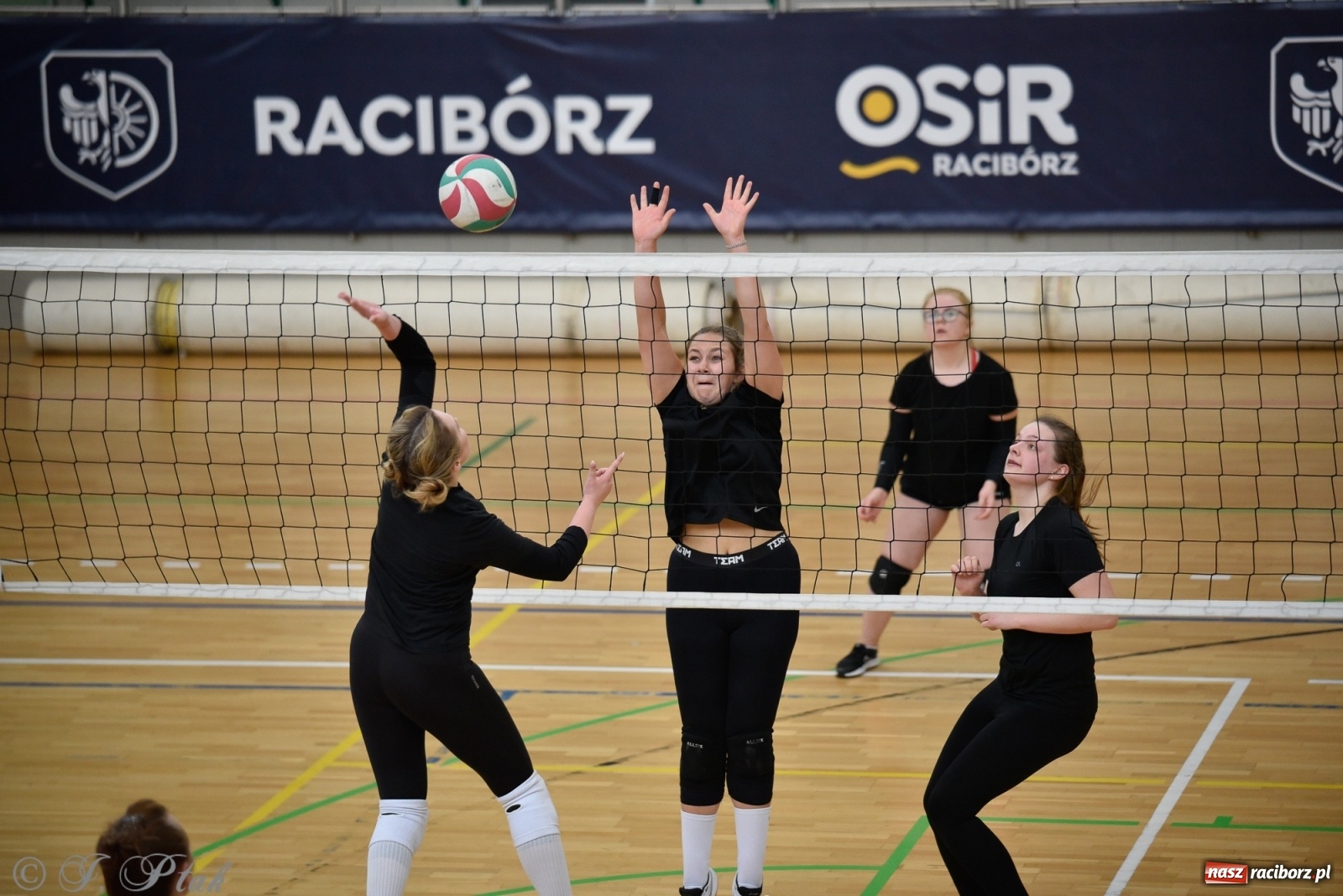 Zdjęcie w galerii na portalu naszraciborz.pl: RLPS. Niespodzianki i wygrane faworytów. Runda zasadnicza dobiegła końca [FOTO] wiadomości z regionu