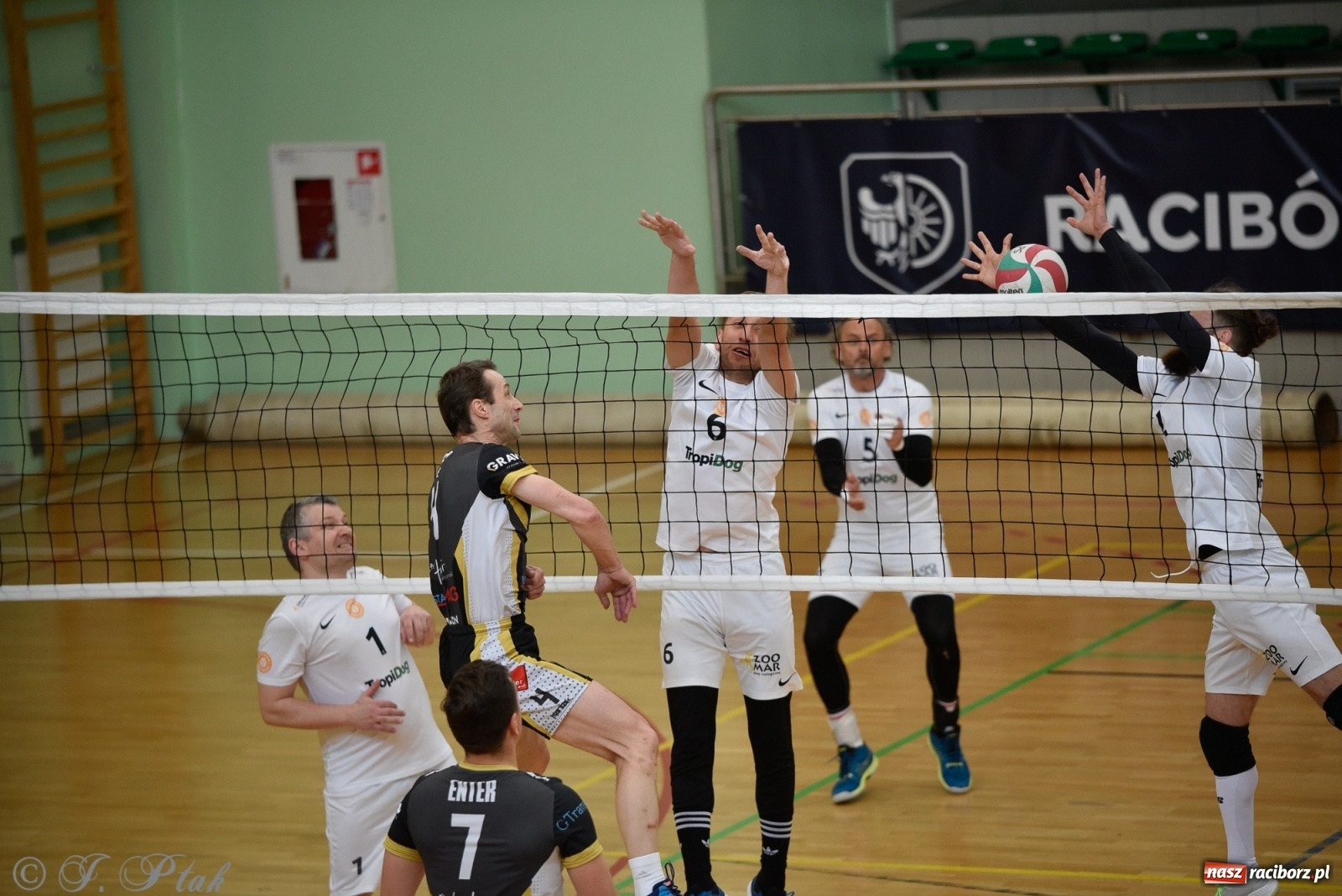 Zdjęcie w galerii na portalu naszraciborz.pl: RLPS. Niespodzianki i wygrane faworytów. Runda zasadnicza dobiegła końca [FOTO] wiadomości z regionu