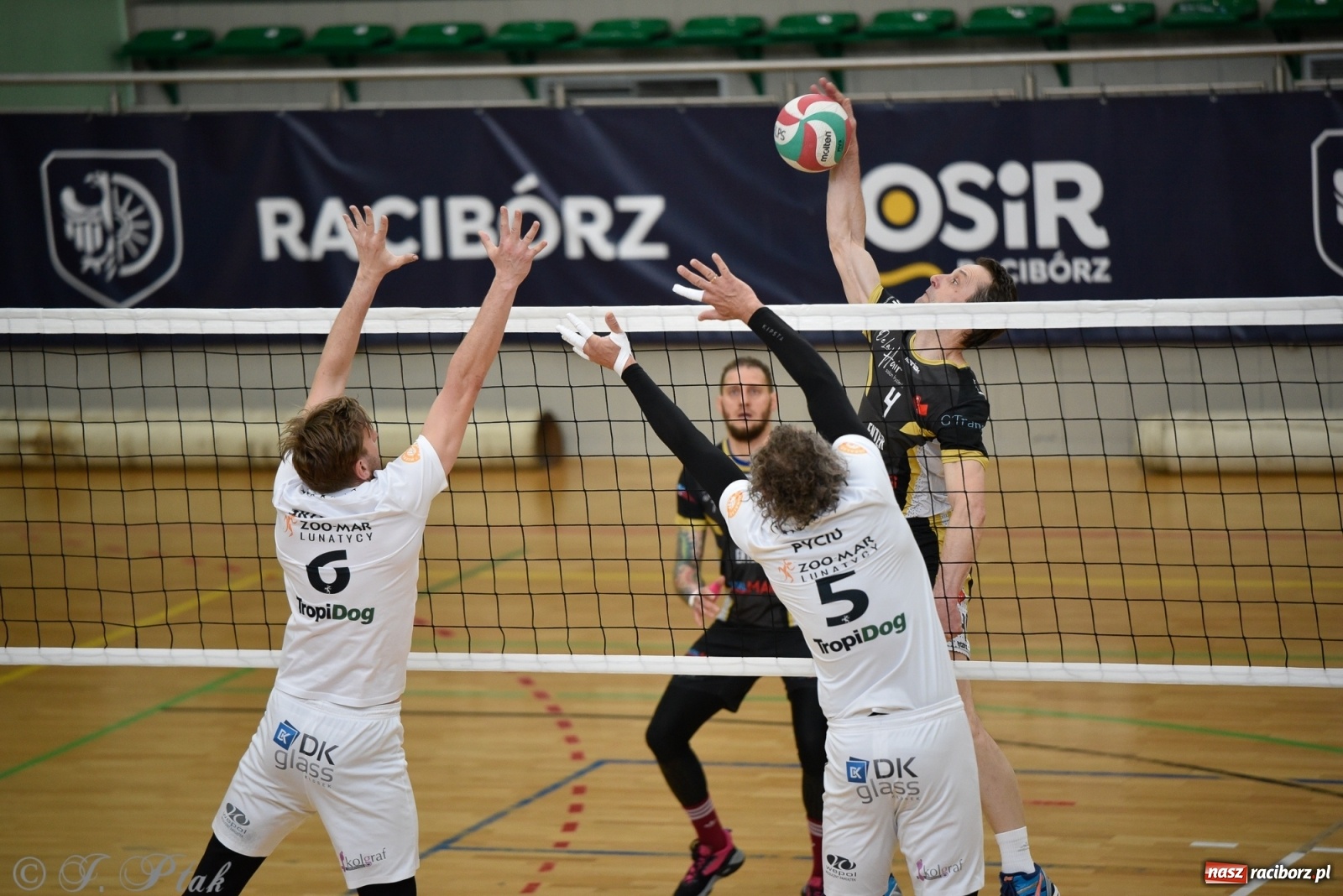 Zdjęcie w galerii na portalu naszraciborz.pl: RLPS. Niespodzianki i wygrane faworytów. Runda zasadnicza dobiegła końca [FOTO] wiadomości z regionu