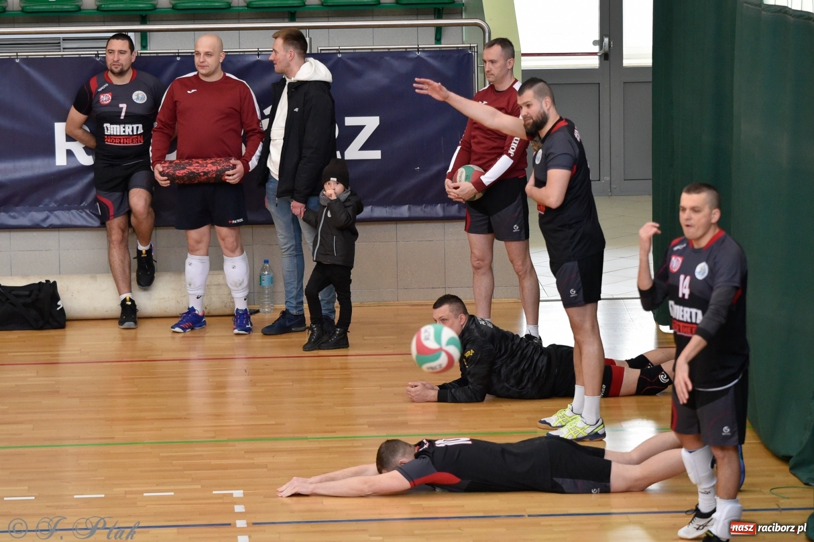 Zdjęcie w galerii na portalu naszraciborz.pl: RLPS. Niespodzianki i wygrane faworytów. Runda zasadnicza dobiegła końca [FOTO] wiadomości z regionu