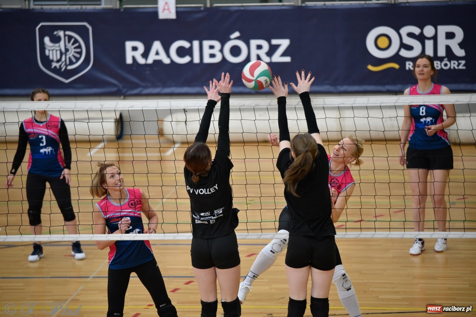 Zdjęcie w galerii na portalu naszraciborz.pl: RLPS. Niespodzianki i wygrane faworytów. Runda zasadnicza dobiegła końca [FOTO] wiadomości z regionu