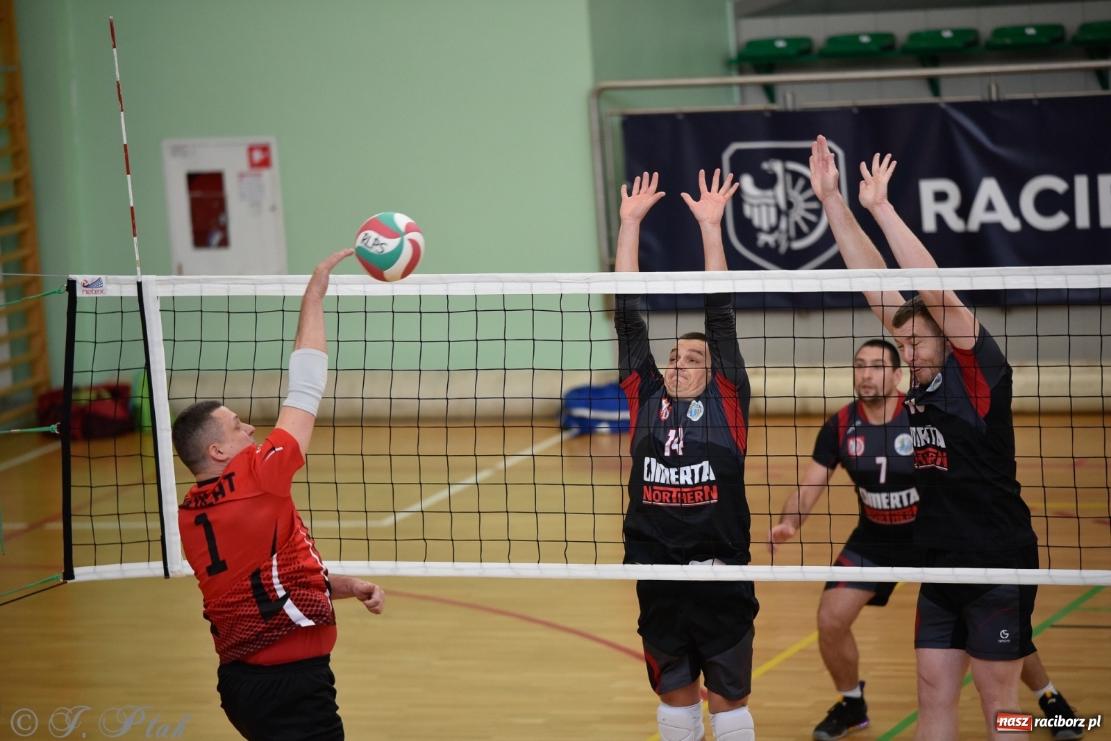 Zdjęcie w galerii na portalu naszraciborz.pl: RLPS. Niespodzianki i wygrane faworytów. Runda zasadnicza dobiegła końca [FOTO] wiadomości z regionu