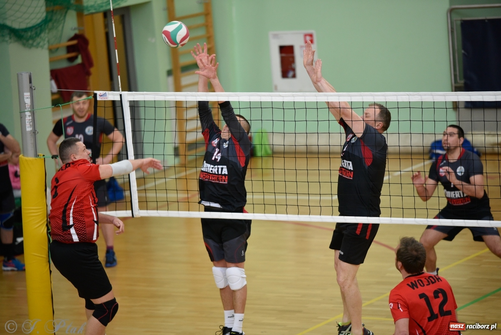 Zdjęcie w galerii na portalu naszraciborz.pl: RLPS. Niespodzianki i wygrane faworytów. Runda zasadnicza dobiegła końca [FOTO] wiadomości z regionu