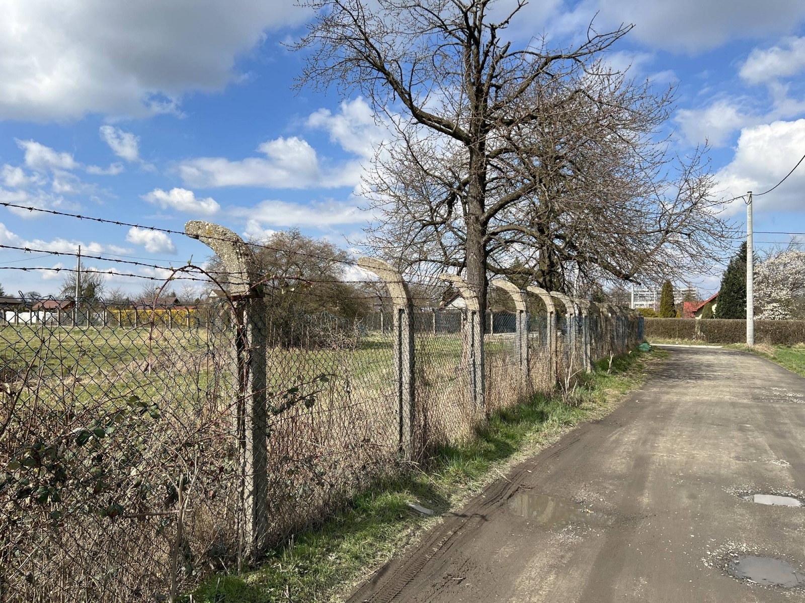 Zdjęcie w galerii na portalu naszraciborz.pl: Koszmarny widok przy Polnej - Źródlanej w Raciborzu wiadomości z regionu