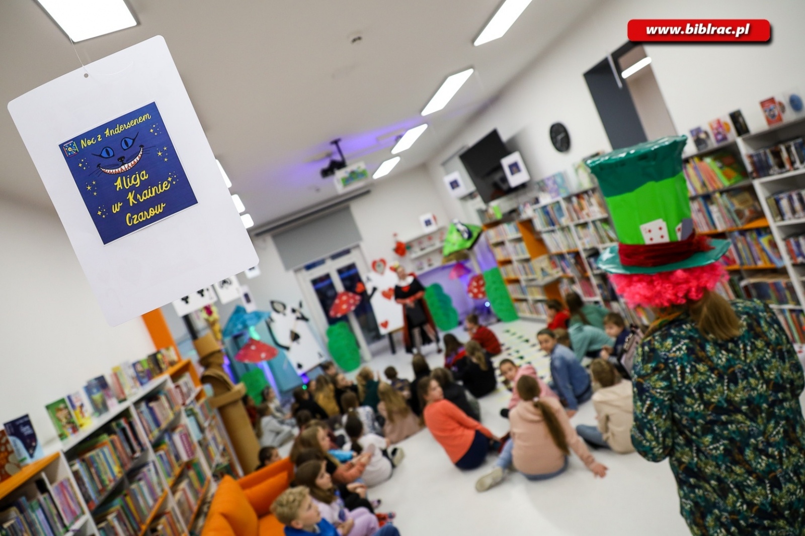 Zdjęcie w galerii na portalu naszraciborz.pl: 40 dzieci spędziło w książnicy noc w Krainie Czarów wiadomości z regionu