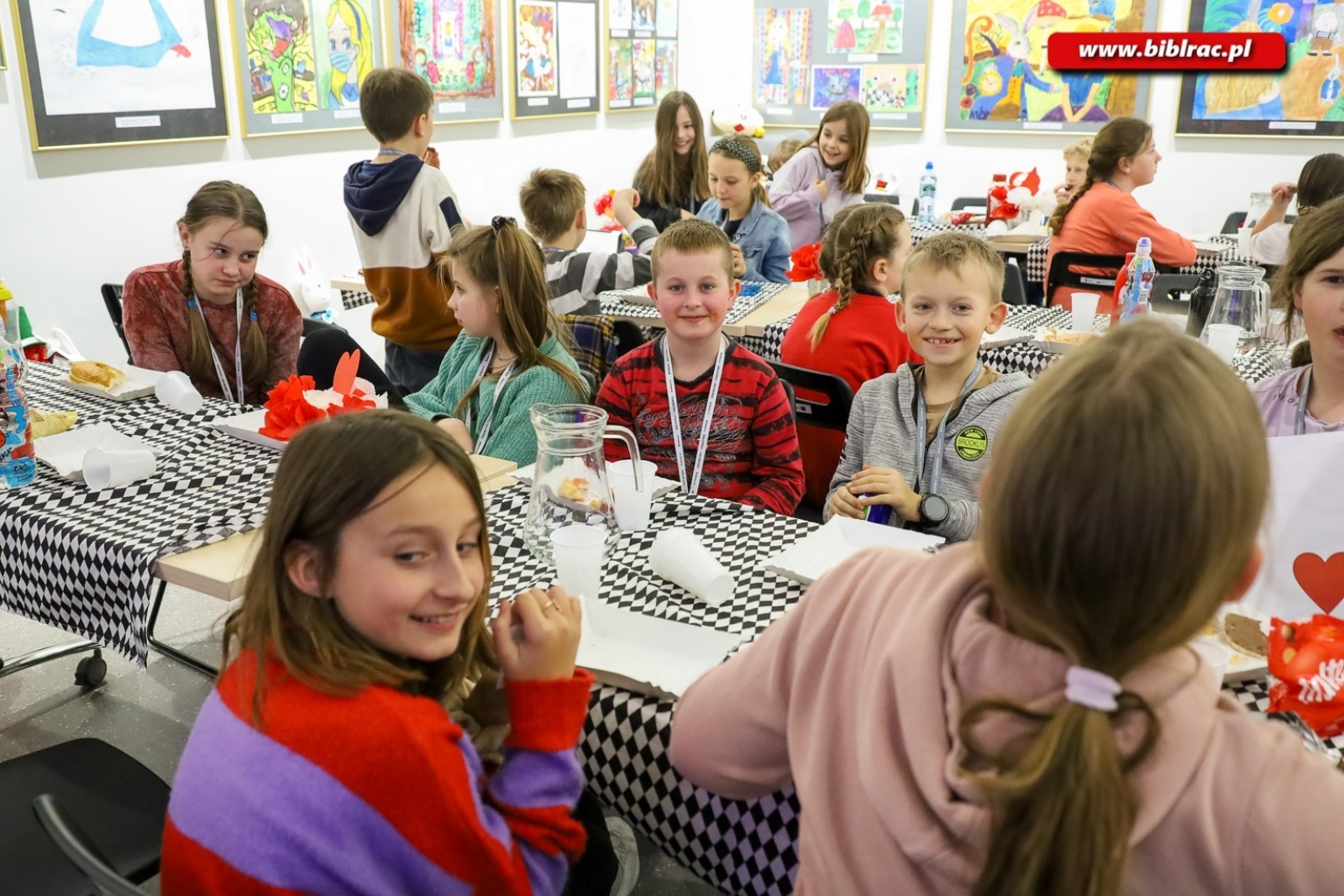 Zdjęcie w galerii na portalu naszraciborz.pl: 40 dzieci spędziło w książnicy noc w Krainie Czarów wiadomości z regionu