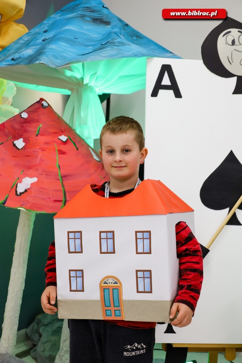 Zdjęcie w galerii na portalu naszraciborz.pl: 40 dzieci spędziło w książnicy noc w Krainie Czarów wiadomości z regionu