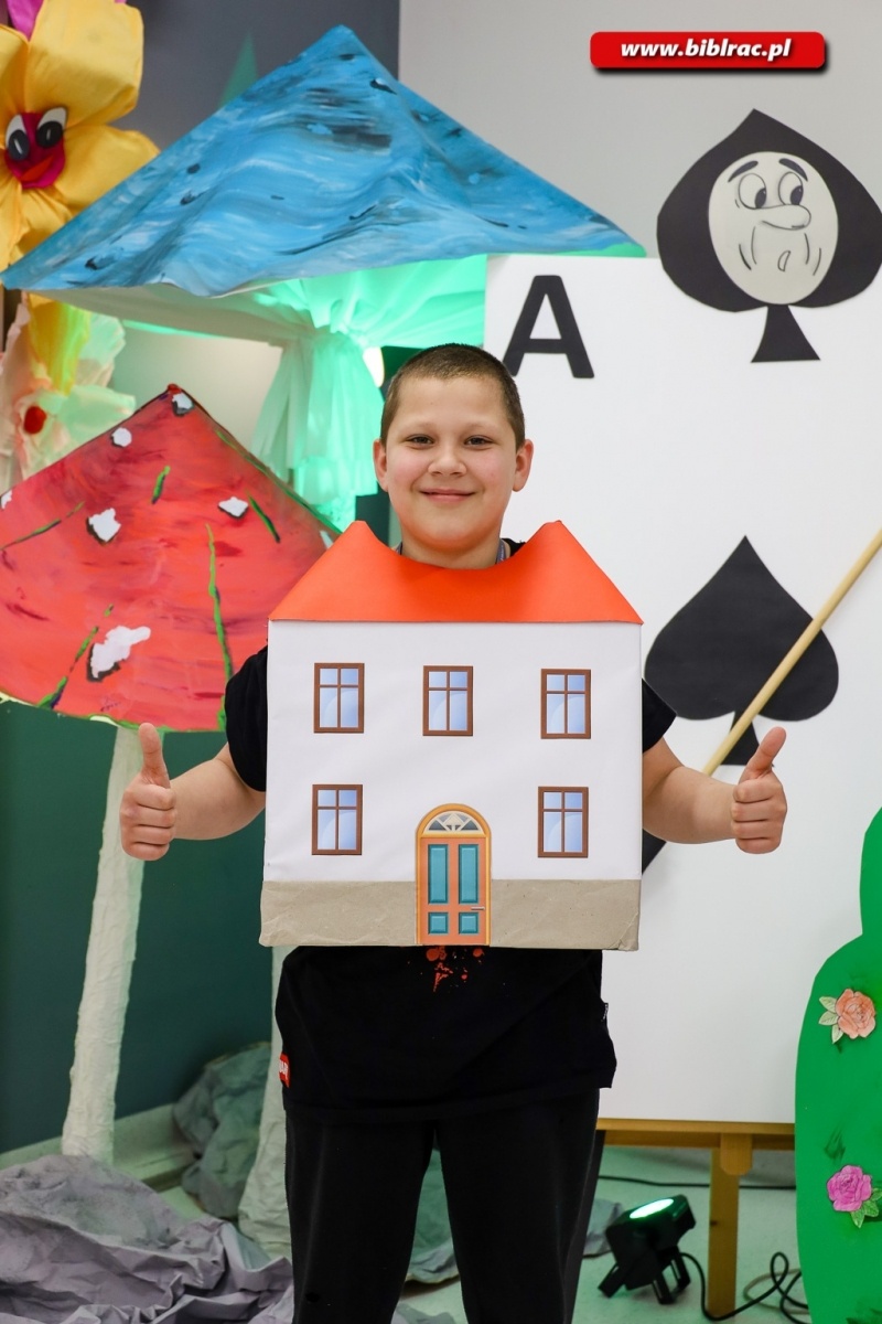 Zdjęcie w galerii na portalu naszraciborz.pl: 40 dzieci spędziło w książnicy noc w Krainie Czarów wiadomości z regionu