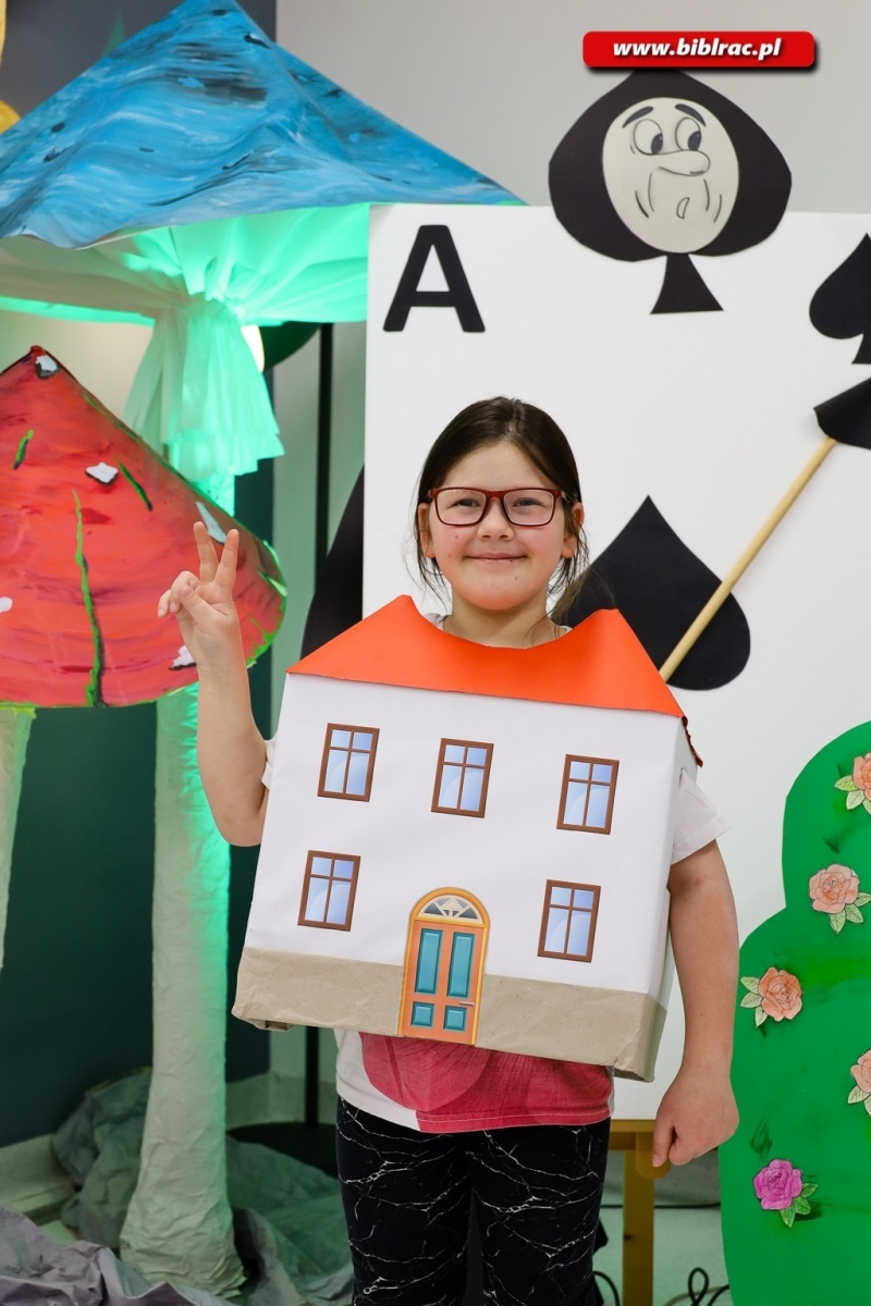 Zdjęcie w galerii na portalu naszraciborz.pl: 40 dzieci spędziło w książnicy noc w Krainie Czarów wiadomości z regionu