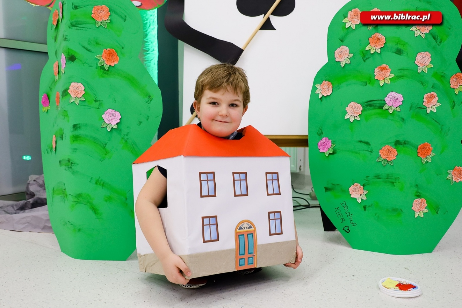 Zdjęcie w galerii na portalu naszraciborz.pl: 40 dzieci spędziło w książnicy noc w Krainie Czarów wiadomości z regionu