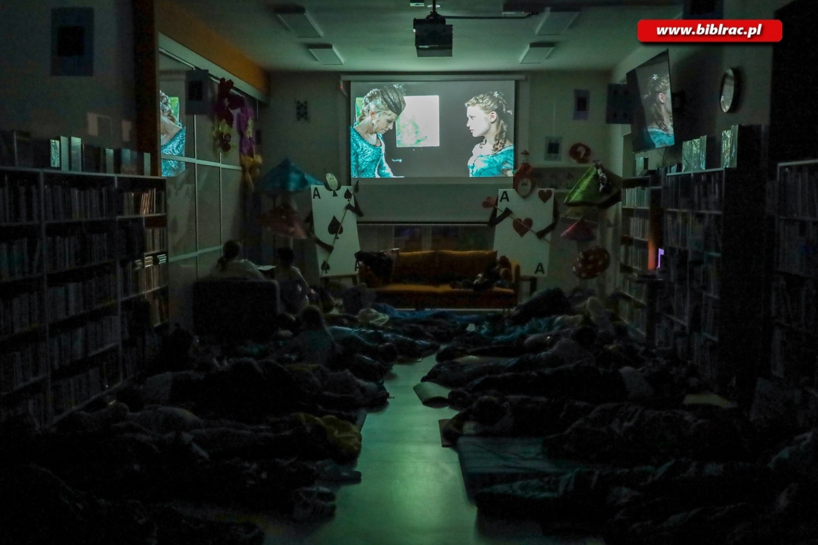 Zdjęcie w galerii na portalu naszraciborz.pl: 40 dzieci spędziło w książnicy noc w Krainie Czarów wiadomości z regionu