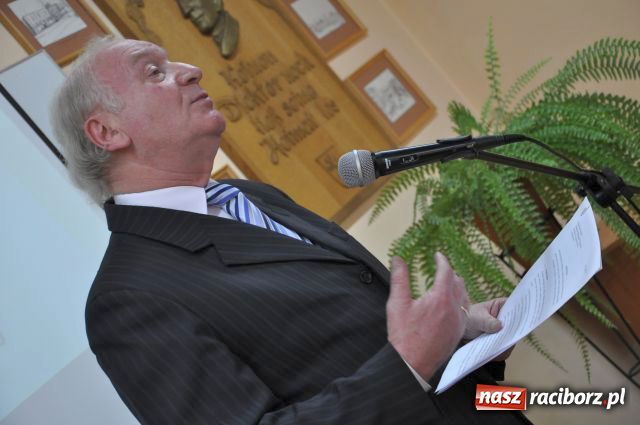 Zdjęcie w galerii na portalu naszraciborz.pl: Jerzy Buzek z wizytą w PWSZ wiadomości z regionu