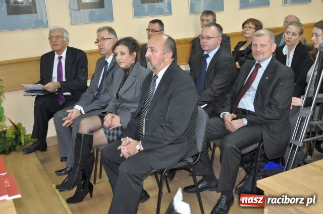 Zdjęcie w galerii na portalu naszraciborz.pl: Jerzy Buzek z wizytą w PWSZ wiadomości z regionu