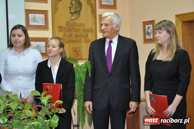Zdjęcie w galerii na portalu naszraciborz.pl: Jerzy Buzek z wizytą w PWSZ wiadomości z regionu