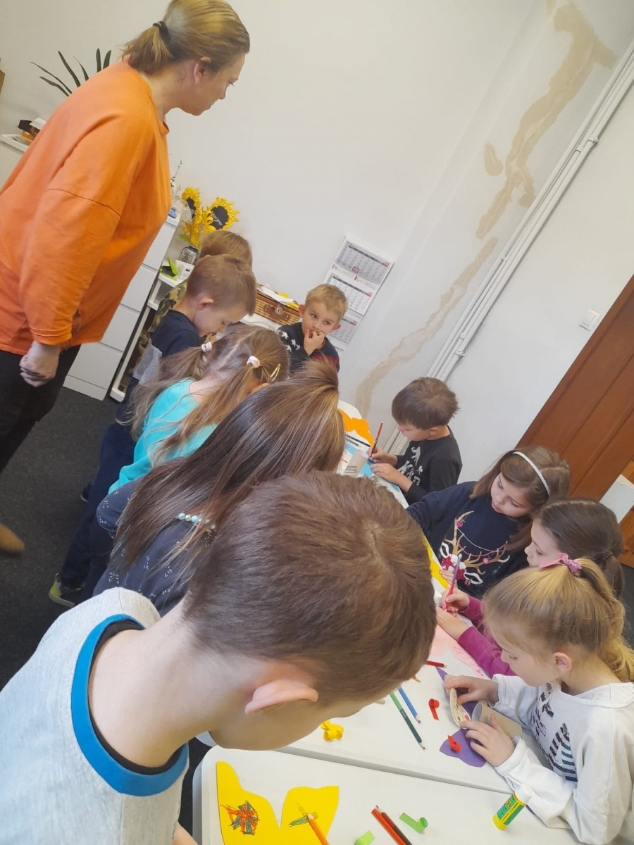 Zdjęcie w galerii na portalu naszraciborz.pl: Kolorowe motyle w rudzkiej książnicy wiadomości z regionu