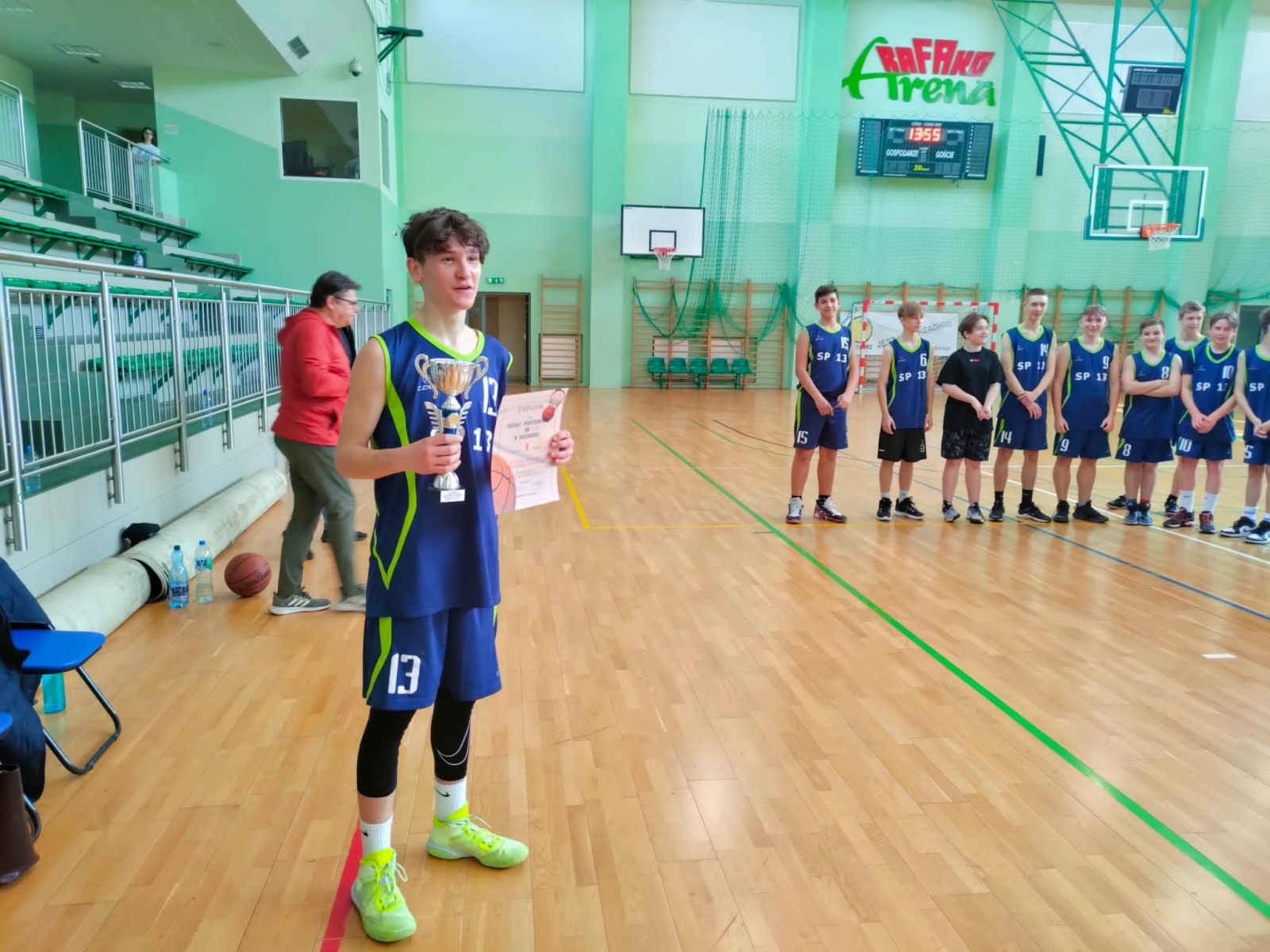 Zdjęcie w galerii na portalu naszraciborz.pl: Igrzyska Młodzieży Szkolnej. Koszykarze Trzynastki górą wiadomości z regionu