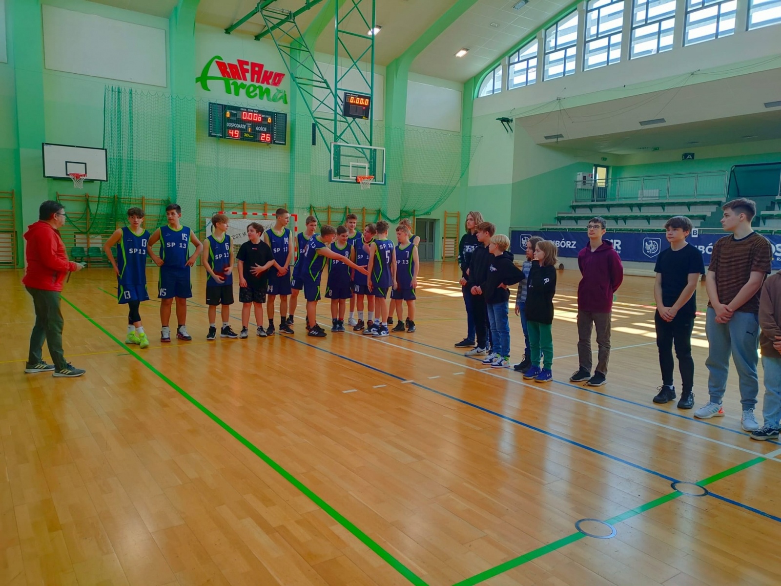 Zdjęcie w galerii na portalu naszraciborz.pl: Igrzyska Młodzieży Szkolnej. Koszykarze Trzynastki górą wiadomości z regionu