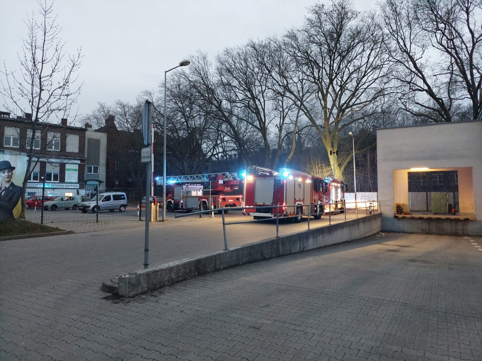 Zdjęcie w galerii na portalu naszraciborz.pl: To kiedyś pójdzie całe z dymem! Kolejny pożar na Bema wiadomości z regionu