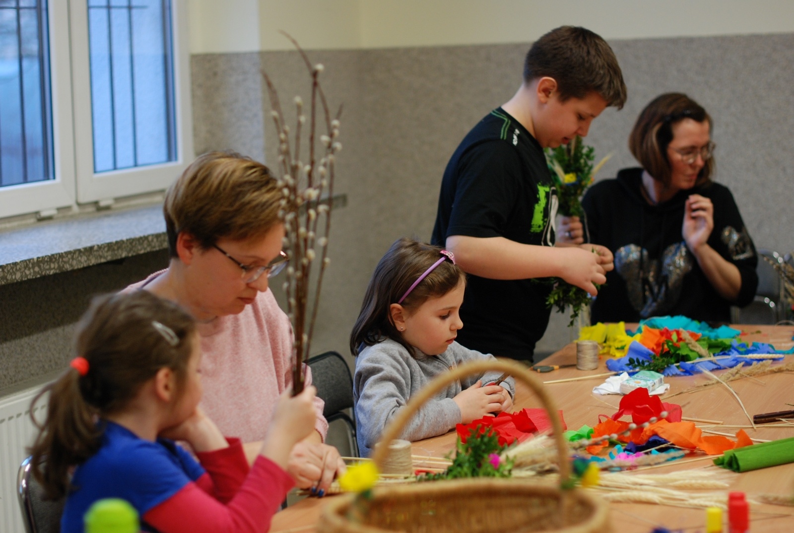 Zdjęcie w galerii na portalu naszraciborz.pl: Międzynarodowe warsztaty tworzenia palm wielkanocnych w Nędzy [FOTO] wiadomości z regionu