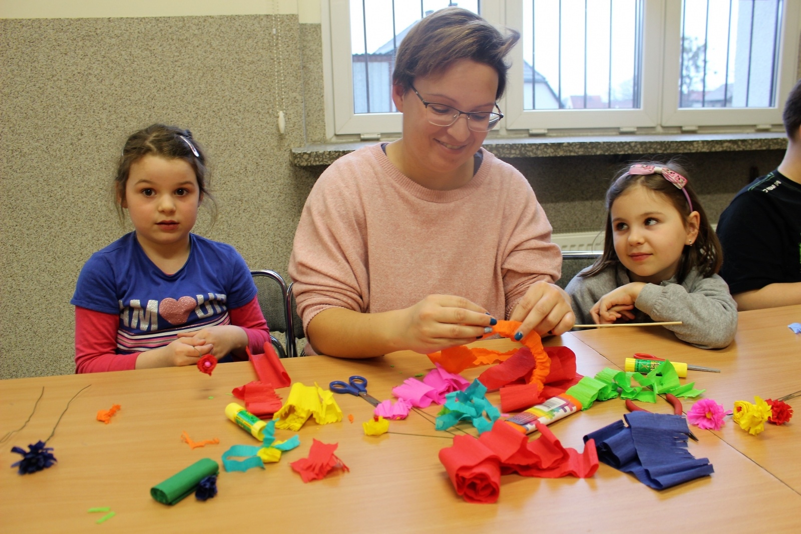 Zdjęcie w galerii na portalu naszraciborz.pl: Międzynarodowe warsztaty tworzenia palm wielkanocnych w Nędzy [FOTO] wiadomości z regionu