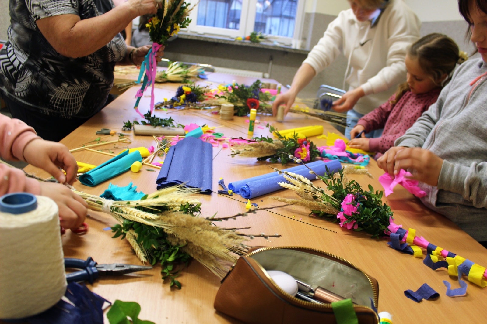 Zdjęcie w galerii na portalu naszraciborz.pl: Międzynarodowe warsztaty tworzenia palm wielkanocnych w Nędzy [FOTO] wiadomości z regionu