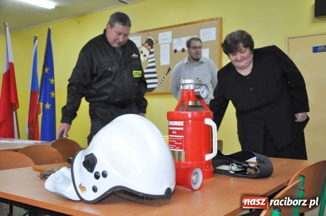 Zdjęcie w galerii na portalu naszraciborz.pl: Nowy system nie ma przed nimi tajemnic wiadomości z regionu