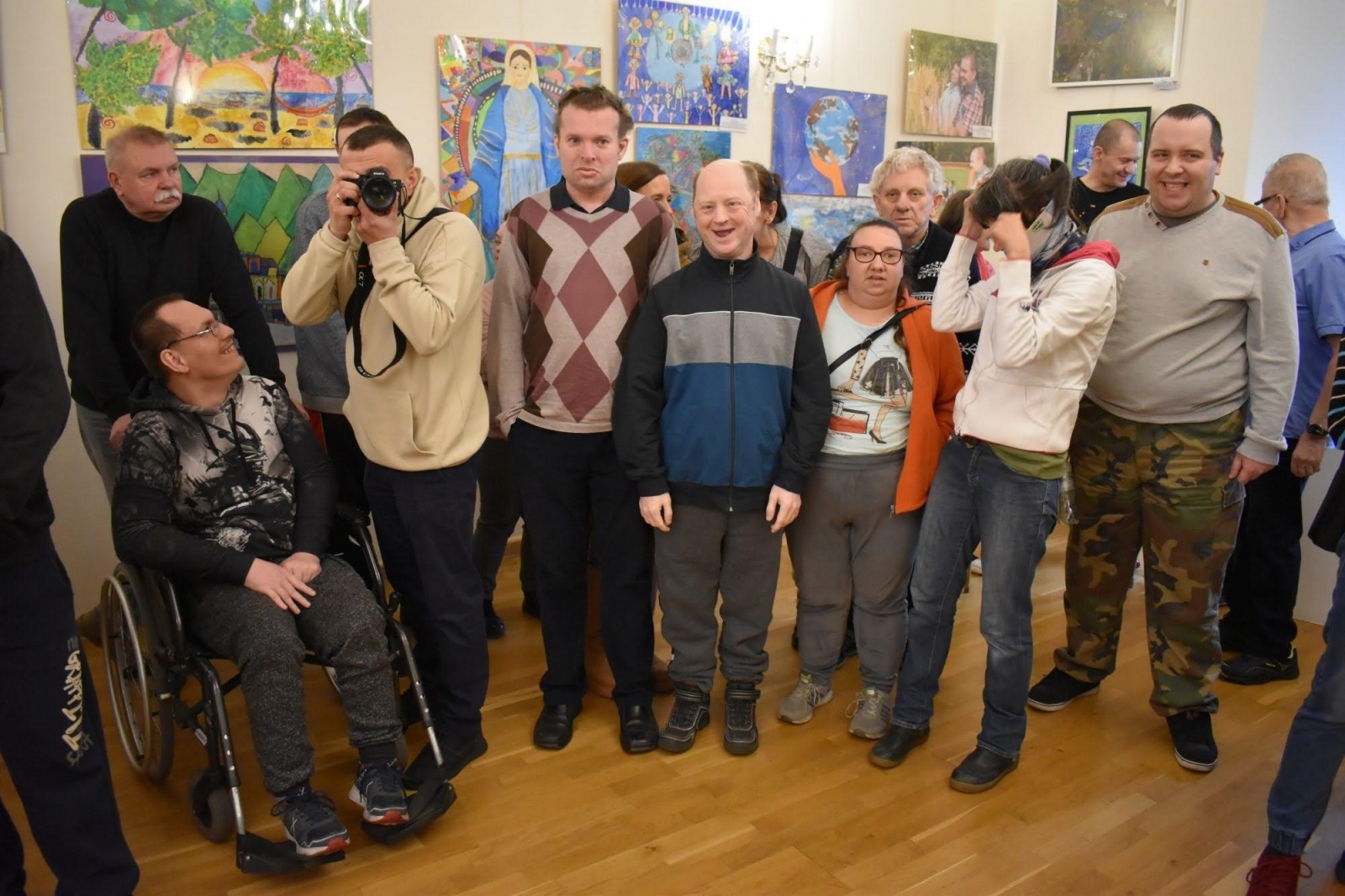 Zdjęcie w galerii na portalu naszraciborz.pl: To, co kocham - wernisaż wystawy na Zamku Piastowskim wiadomości z regionu