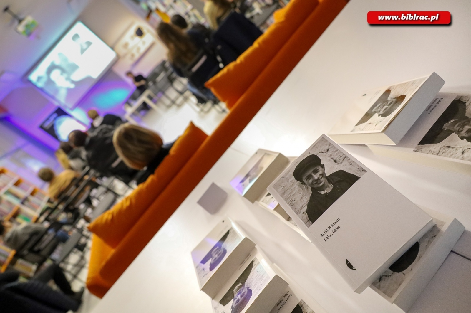 Zdjęcie w galerii na portalu naszraciborz.pl: Pamięć (znów) odnaleziona - spotkanie z Rafałem Hetmanem wiadomości z regionu