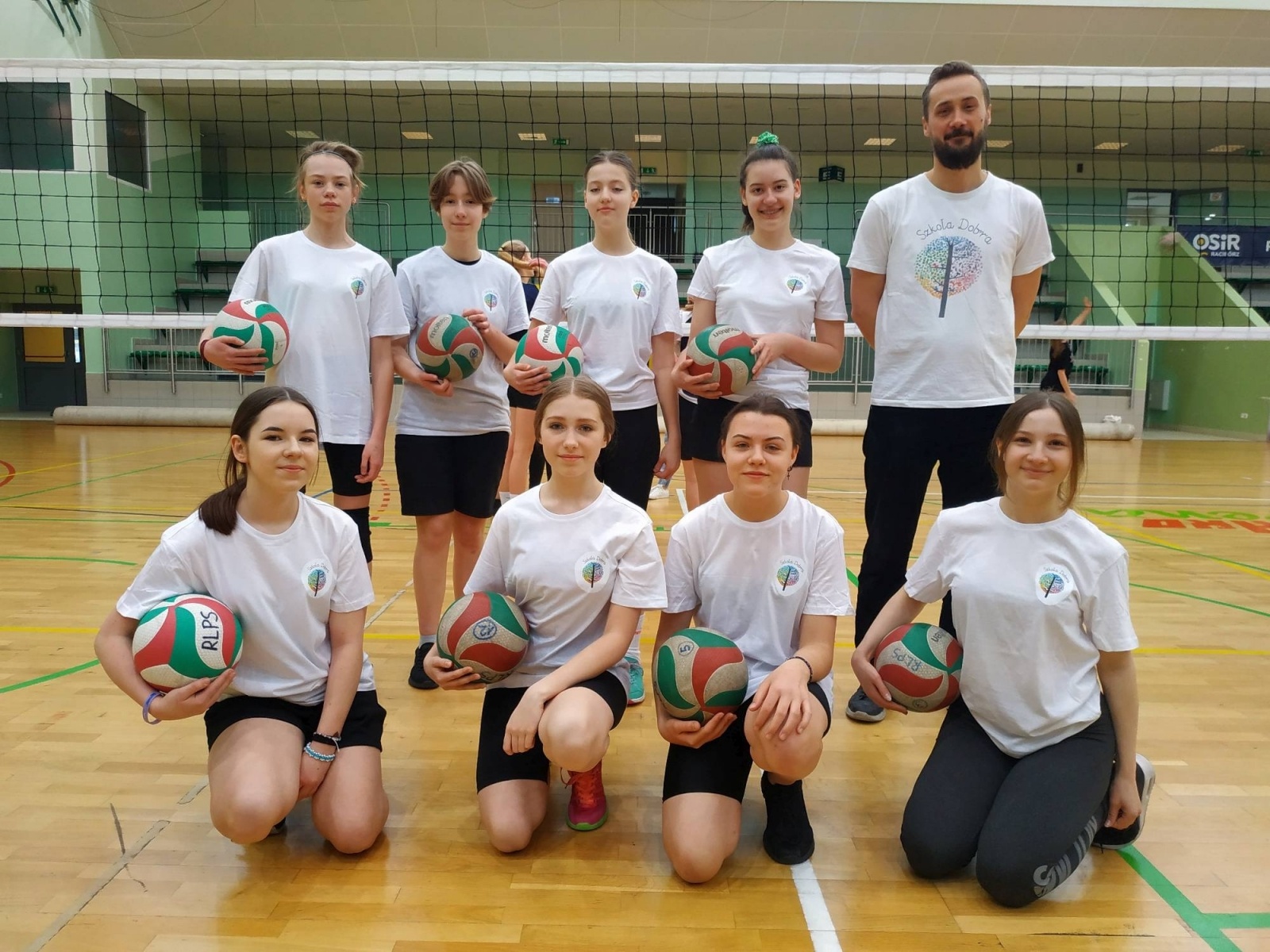 Zdjęcie w galerii na portalu naszraciborz.pl: SP 18 najlepsza w finale miejskim siatkówki wiadomości z regionu