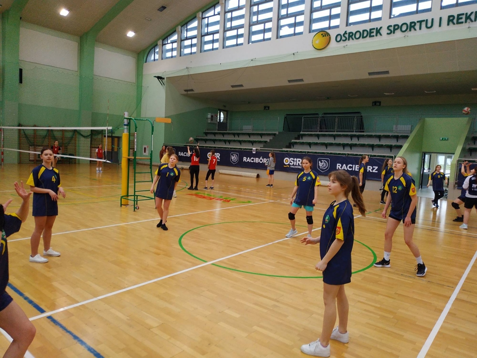 Zdjęcie w galerii na portalu naszraciborz.pl: SP 18 najlepsza w finale miejskim siatkówki wiadomości z regionu