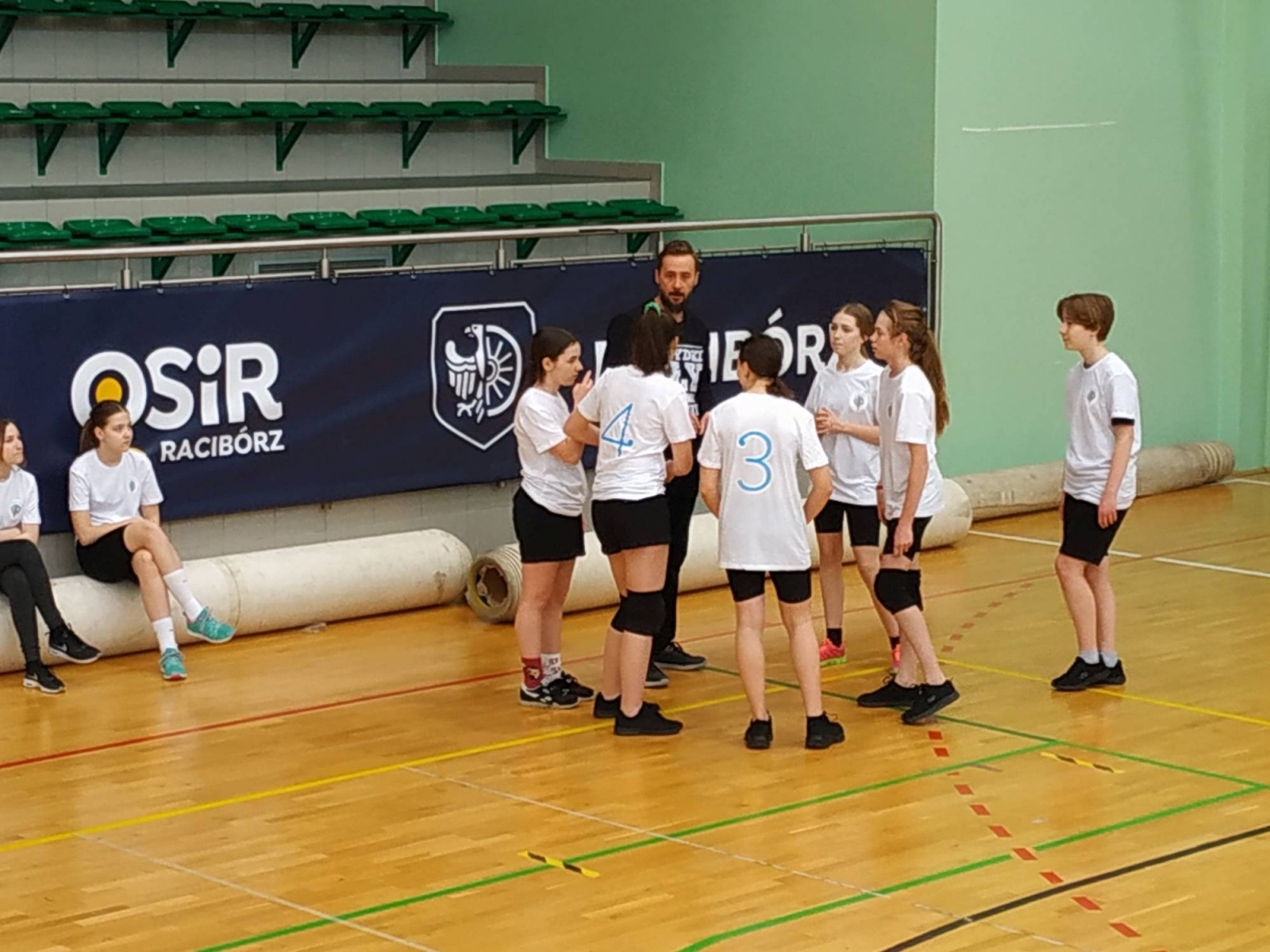 Zdjęcie w galerii na portalu naszraciborz.pl: SP 18 najlepsza w finale miejskim siatkówki wiadomości z regionu