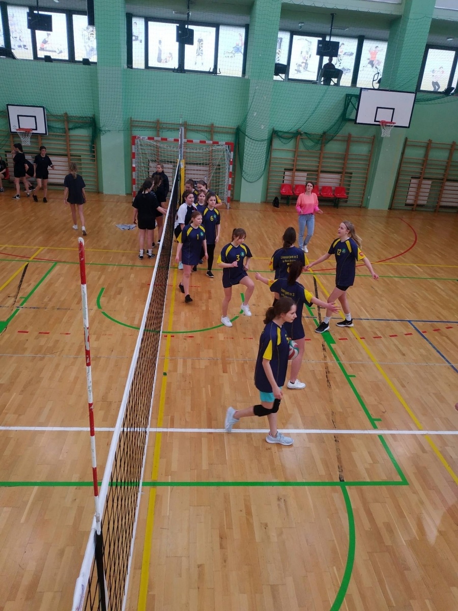 Zdjęcie w galerii na portalu naszraciborz.pl: SP 18 najlepsza w finale miejskim siatkówki wiadomości z regionu