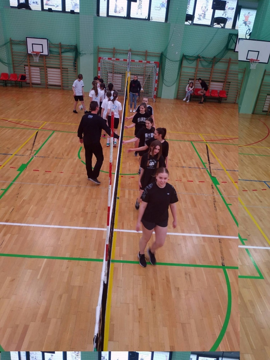 Zdjęcie w galerii na portalu naszraciborz.pl: SP 18 najlepsza w finale miejskim siatkówki wiadomości z regionu