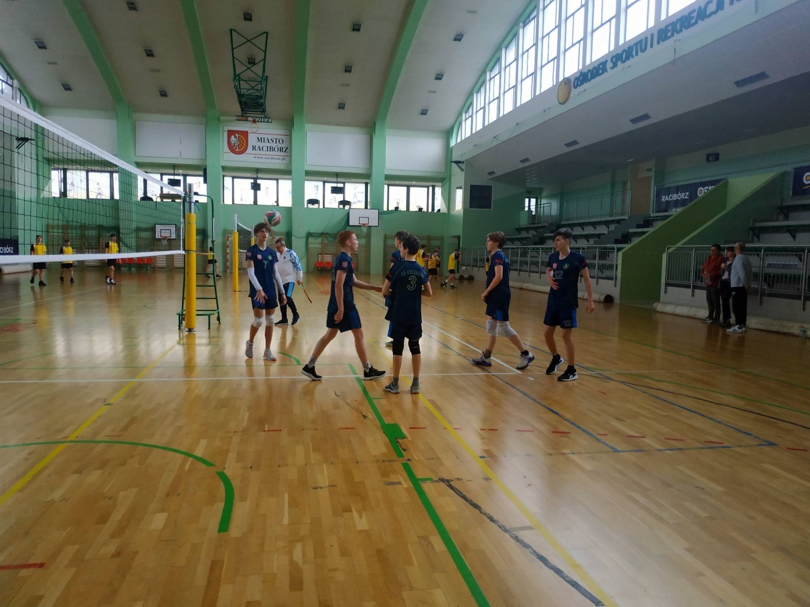 Zdjęcie w galerii na portalu naszraciborz.pl: Miejski finał siatkówki chłopców. Kto wygrał? wiadomości z regionu