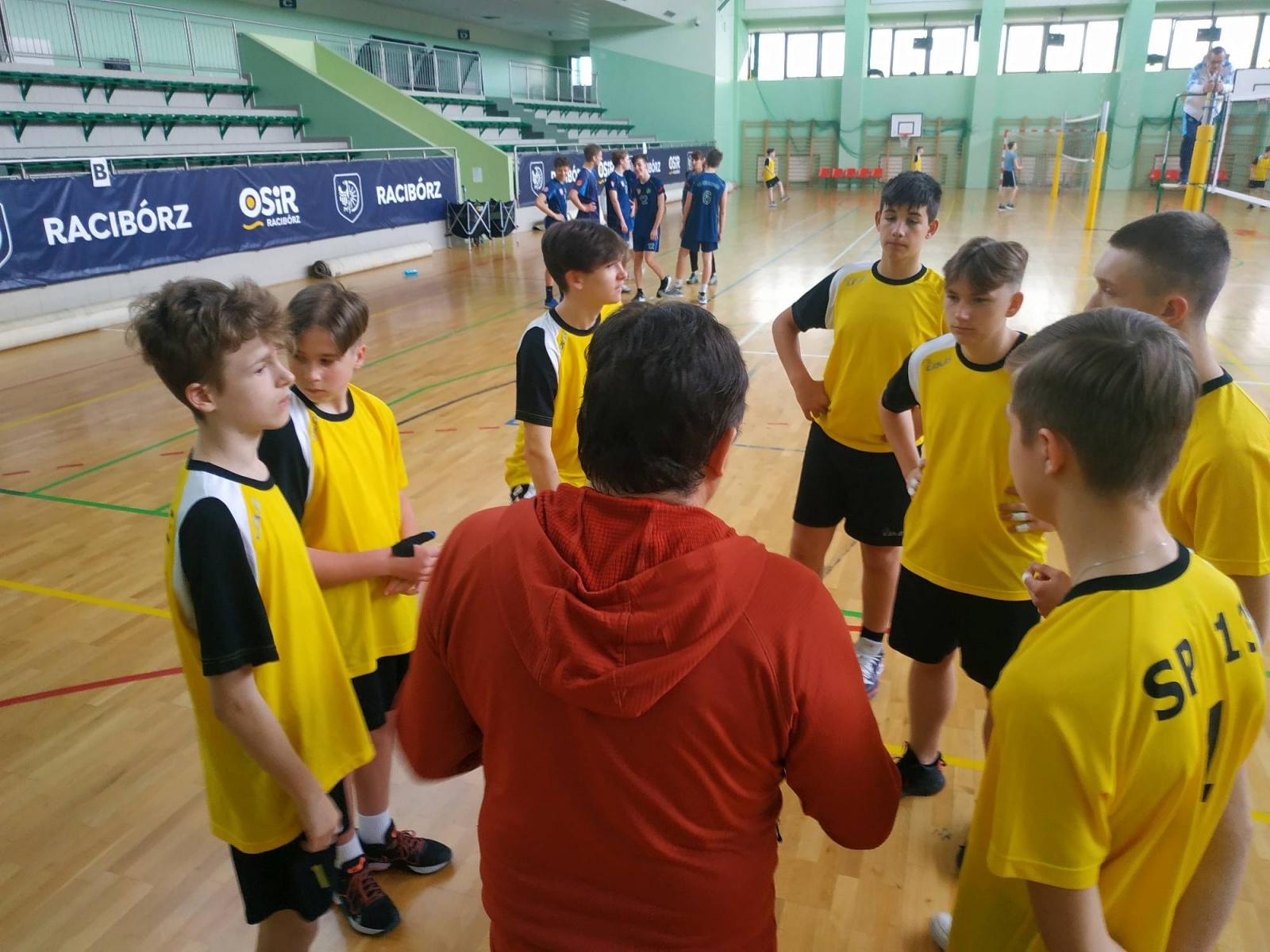 Zdjęcie w galerii na portalu naszraciborz.pl: Miejski finał siatkówki chłopców. Kto wygrał? wiadomości z regionu
