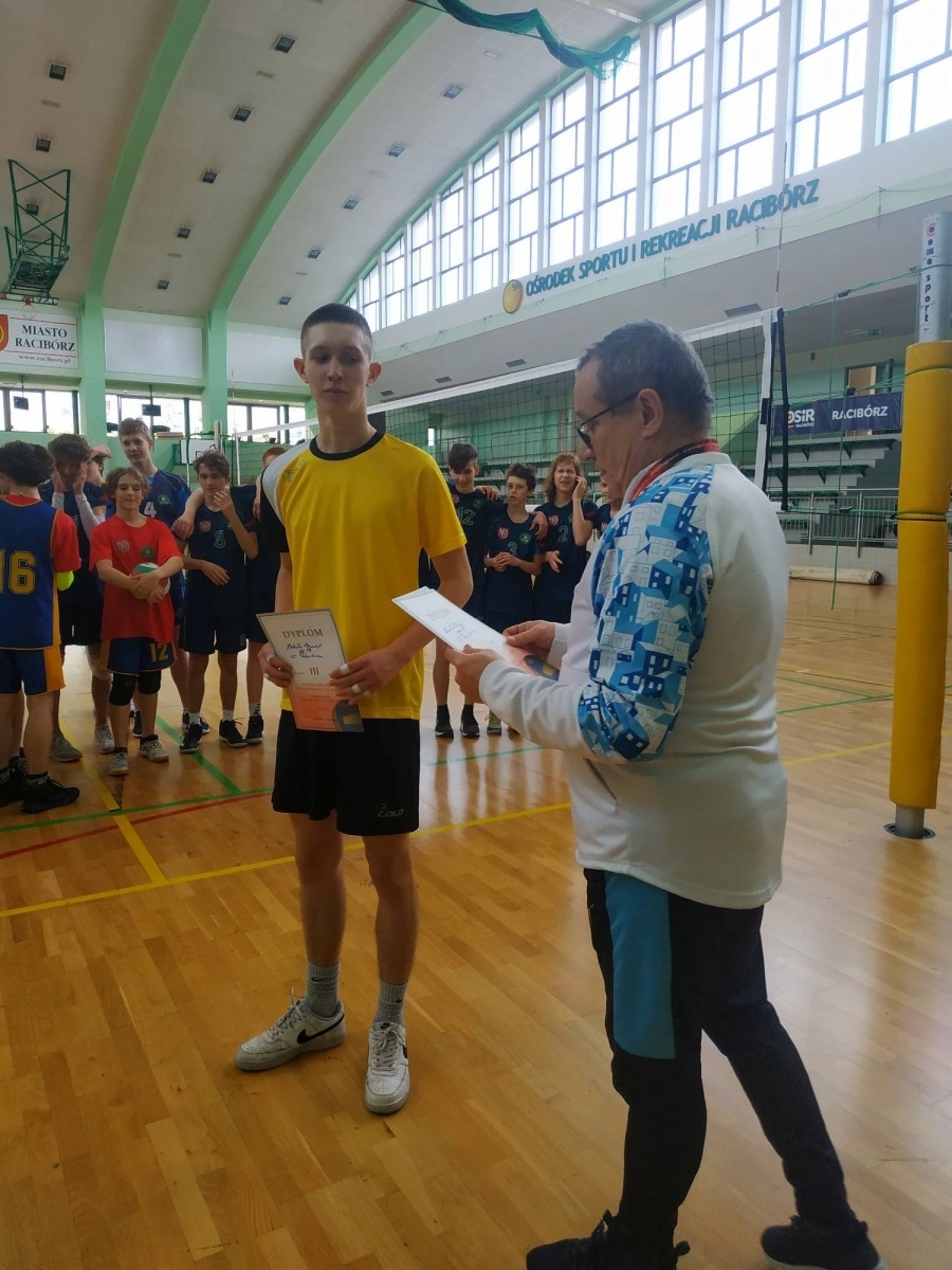 Zdjęcie w galerii na portalu naszraciborz.pl: Miejski finał siatkówki chłopców. Kto wygrał? wiadomości z regionu