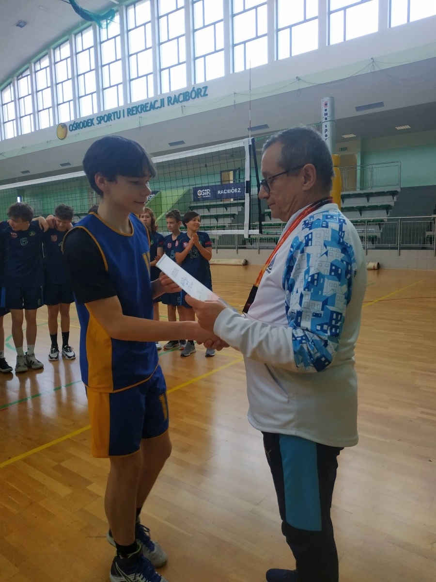 Zdjęcie w galerii na portalu naszraciborz.pl: Miejski finał siatkówki chłopców. Kto wygrał? wiadomości z regionu