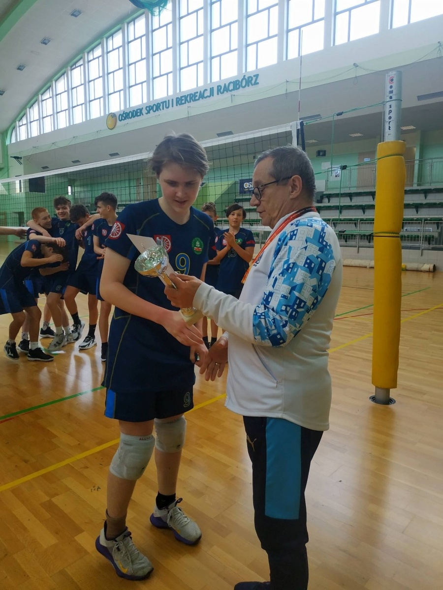 Zdjęcie w galerii na portalu naszraciborz.pl: Miejski finał siatkówki chłopców. Kto wygrał? wiadomości z regionu