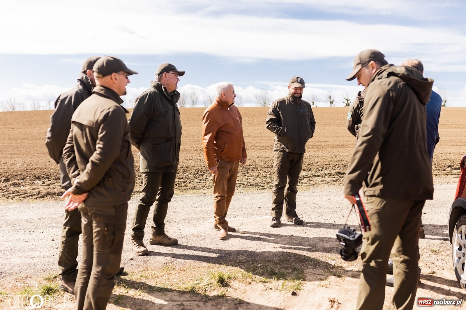 Zdjęcie w galerii na portalu naszraciborz.pl: Oaza zamiast wysypiska. Wiosenne sadzenie drzewek w Krowiarkach [FOTO i WIDEO] wiadomości z regionu