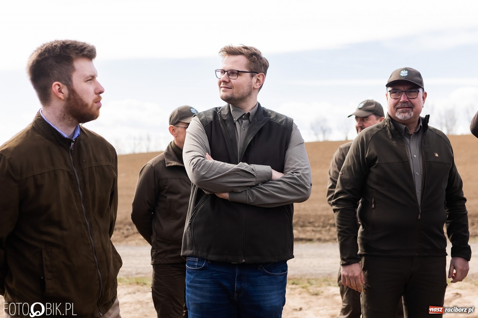 Zdjęcie w galerii na portalu naszraciborz.pl: Oaza zamiast wysypiska. Wiosenne sadzenie drzewek w Krowiarkach [FOTO i WIDEO] wiadomości z regionu