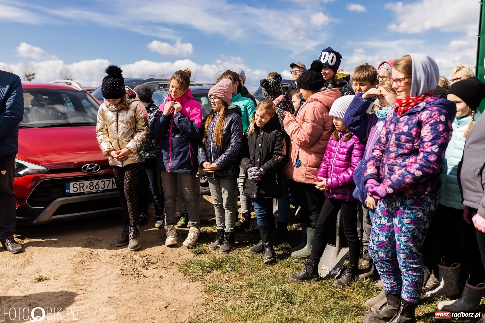 Zdjęcie w galerii na portalu naszraciborz.pl: Oaza zamiast wysypiska. Wiosenne sadzenie drzewek w Krowiarkach [FOTO i WIDEO] wiadomości z regionu