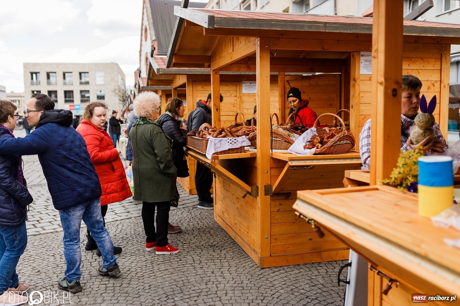 Zdjęcie w galerii na portalu naszraciborz.pl: Ruszył wiosenny raciborski jarmark wielkanocny [SPACER WIDEO] wiadomości z regionu
