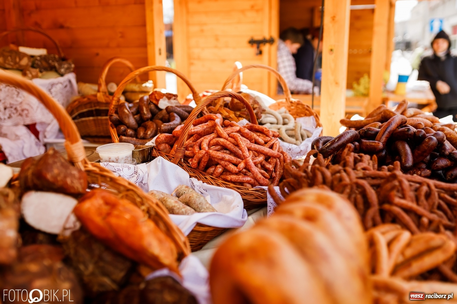 Zdjęcie w galerii na portalu naszraciborz.pl: Ruszył wiosenny raciborski jarmark wielkanocny [SPACER WIDEO] wiadomości z regionu