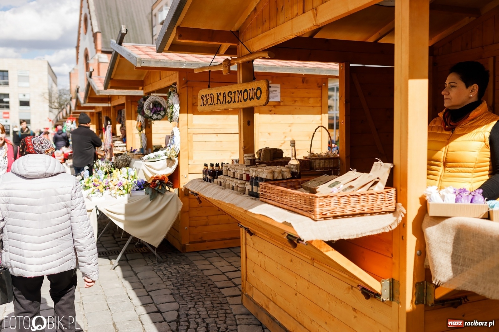 Zdjęcie w galerii na portalu naszraciborz.pl: Ruszył wiosenny raciborski jarmark wielkanocny [SPACER WIDEO] wiadomości z regionu