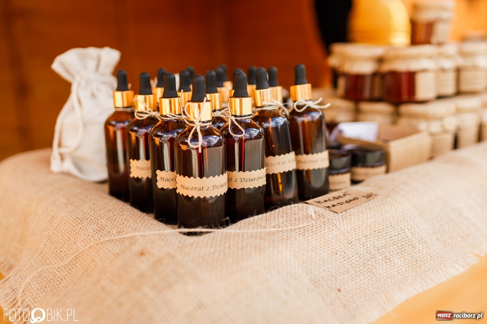 Zdjęcie w galerii na portalu naszraciborz.pl: Ruszył wiosenny raciborski jarmark wielkanocny [SPACER WIDEO] wiadomości z regionu