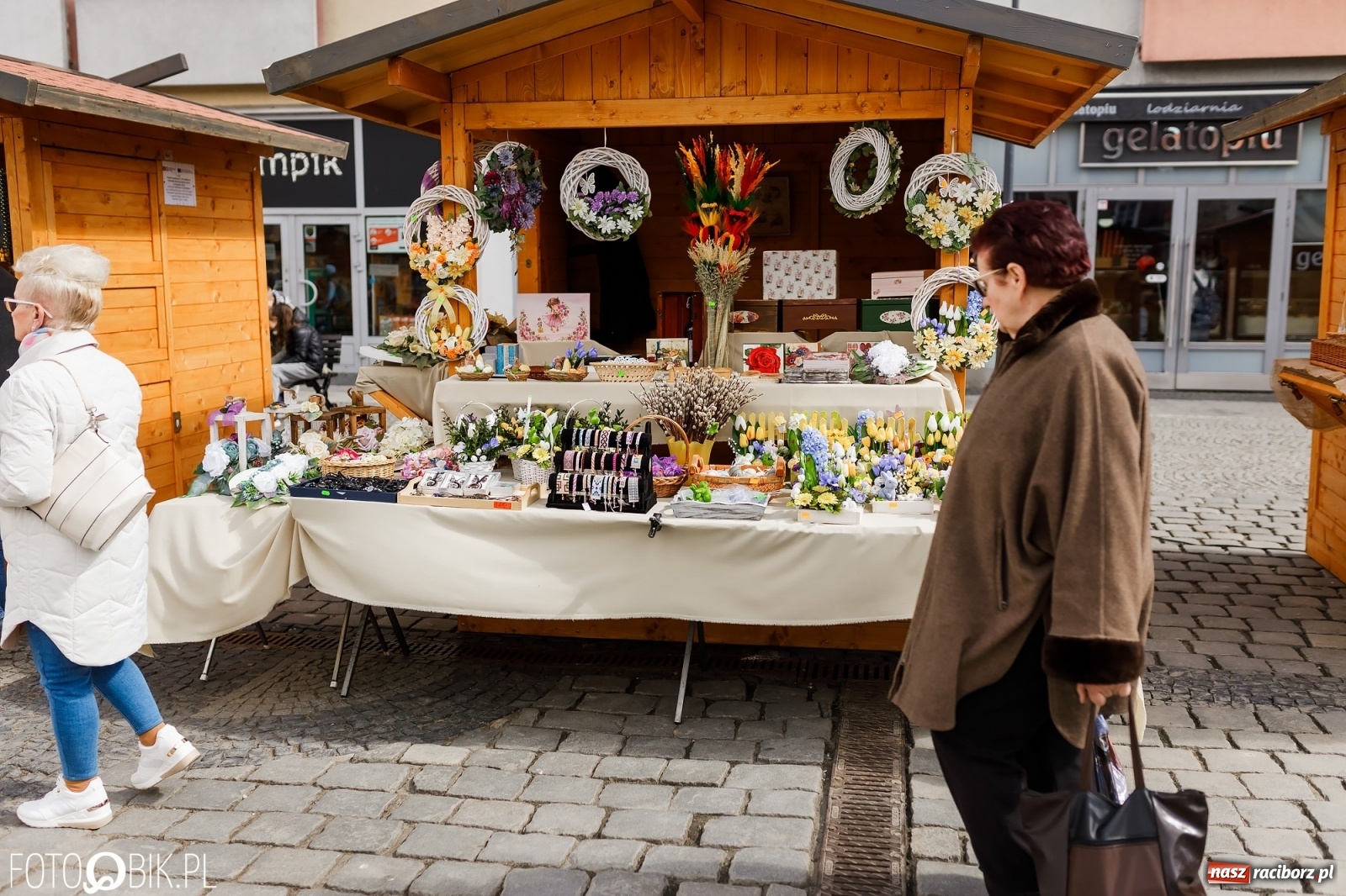 Zdjęcie w galerii na portalu naszraciborz.pl: Ruszył wiosenny raciborski jarmark wielkanocny [SPACER WIDEO] wiadomości z regionu